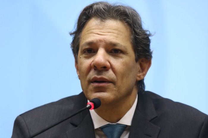 Fim do parcelamento sem juros prejudicará consumidores, diz Haddad