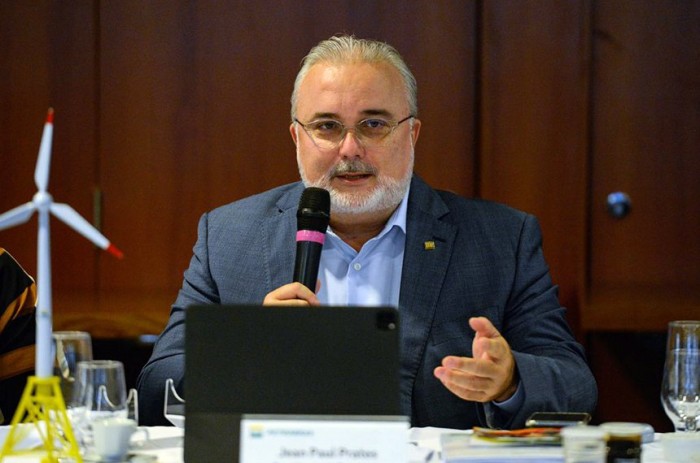 Presidente da Petrobras debate em comissões plano de atuação da empresa