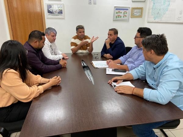 Ampliação do Abatedouro Municipal de Aves é tema de reunião em Cuiabá
