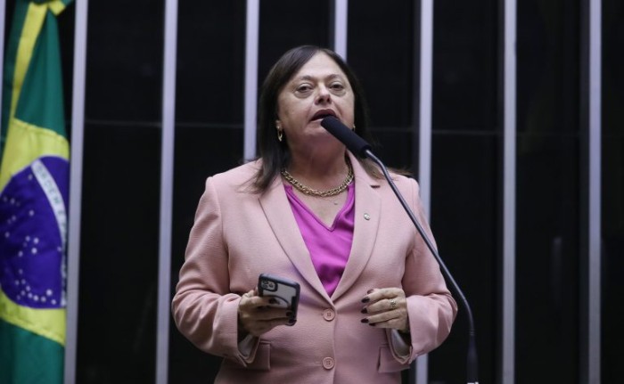 Aprovada urgência para projeto que prevê assistência ao estudante de nível superior; acompanhe