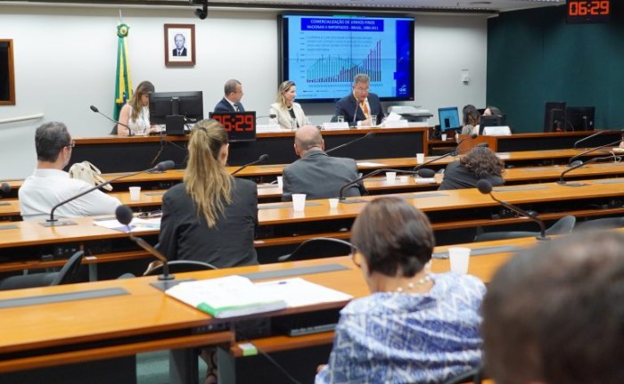 Debatedores defendem tributação especial para a cadeia do vinho