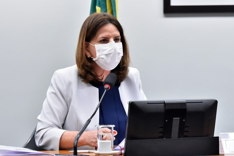 Comissão aprova proposta que permite à Anvisa vetar exportação de itens essenciais à saúde pública