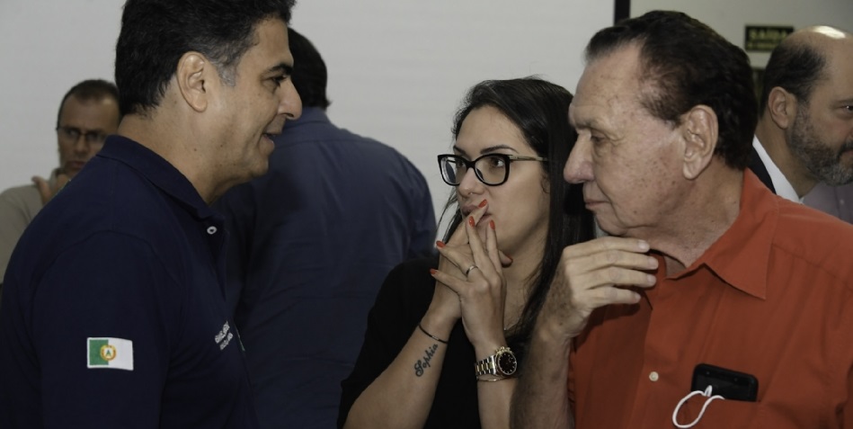 Emanuel rebate Janaina e dispara: 