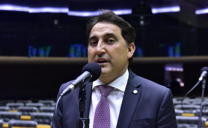 Comissão aprova obrigação de fabricante de celular disponibilizar aplicativos de proteção à mulher