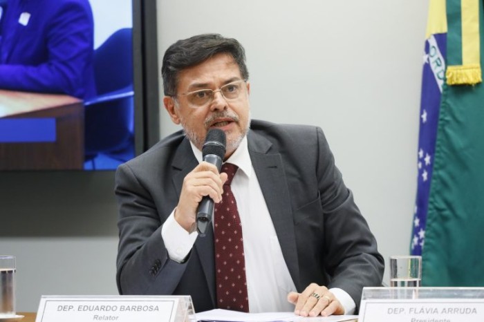 Ex-deputado Eduardo Barbosa morre em Brasília