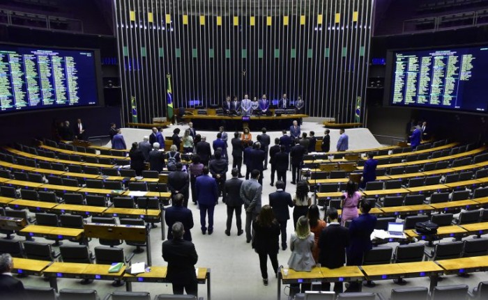 Plenário aprova urgência para duas propostas e encerra Ordem do Dia