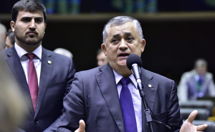 Líder do governo avalia que propostas já aprovadas e em tramitação no Congresso vão suprir o déficit fiscal