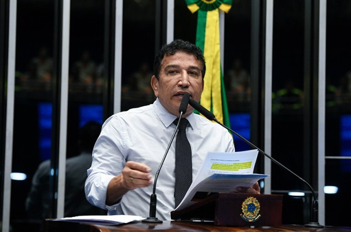 Magno Malta critica Conselho Nacional de Saúde e defende bandeiras conservadoras