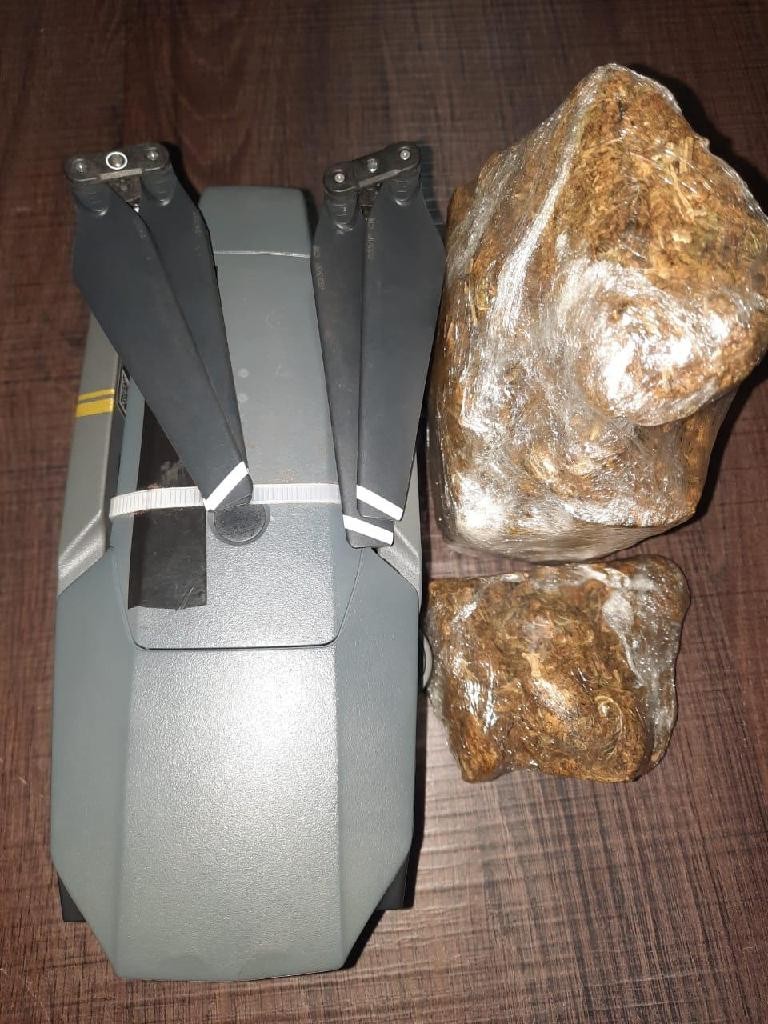 Policiais penais impedem entrada de quatro drones, aparelhos celulares e drogas na Mata Grande