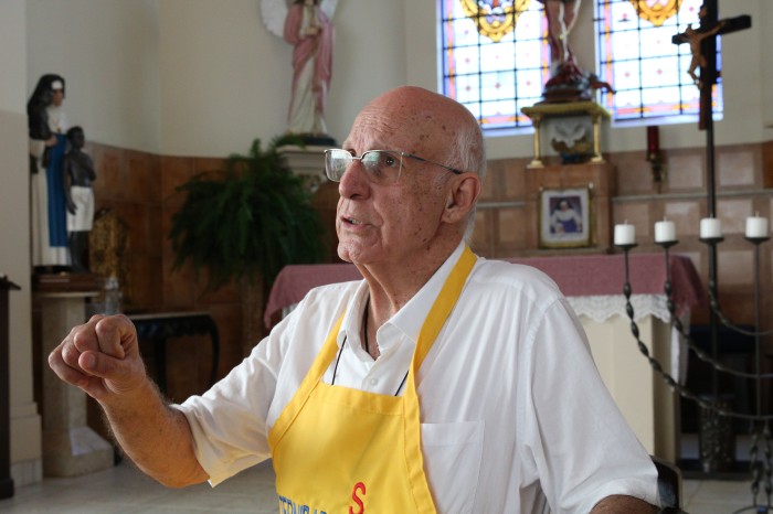 Ministério da Justiça concede medalha a padre Júlio Lancellotti