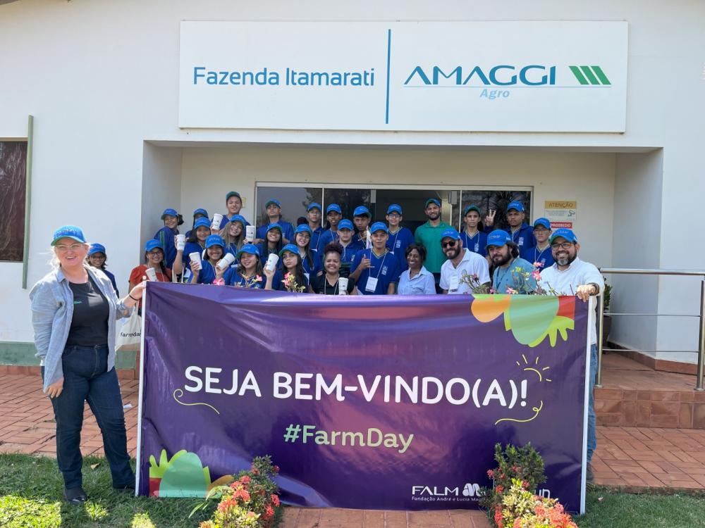 Adolescentes conhecem funcionamento de fazenda e despertam desejo de trabalhar com agronegócio