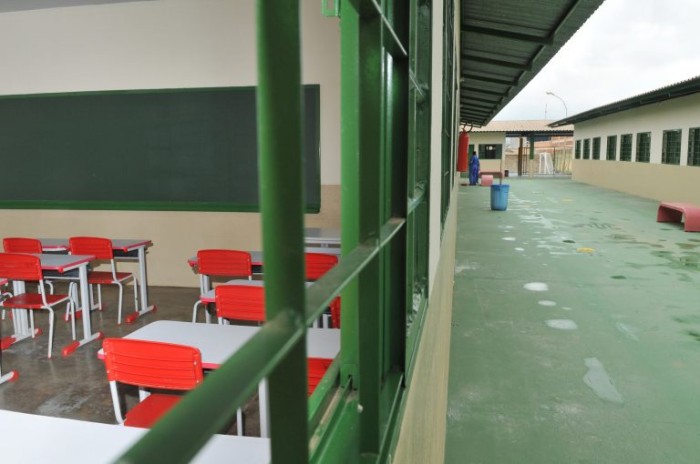 Projeto do Executivo prevê retomada de obras na educação básica e na saúde