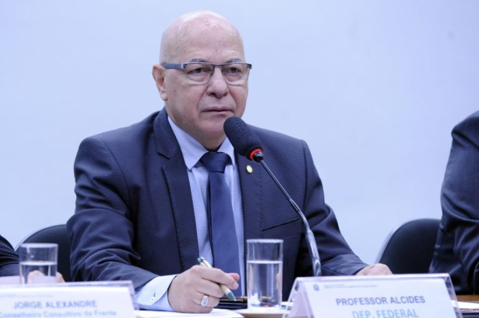 Comissão aprova projeto que dá prioridade para cursos técnicos aos jovens em acolhimento institucional