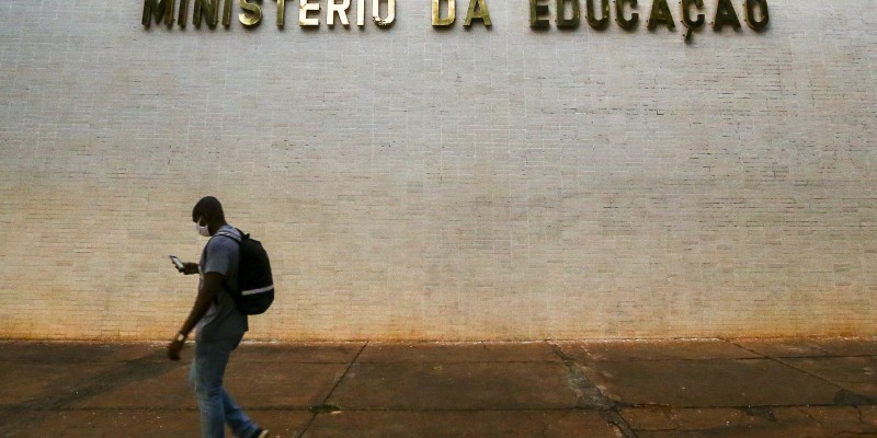  MEC lança campanha sobre cursos gratuitos para professores