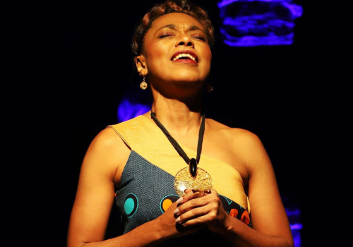 Monólogo ‘Mãe de Santo’ estreia no Teatro Glauce Rocha, no Centro do Rio de Janeiro