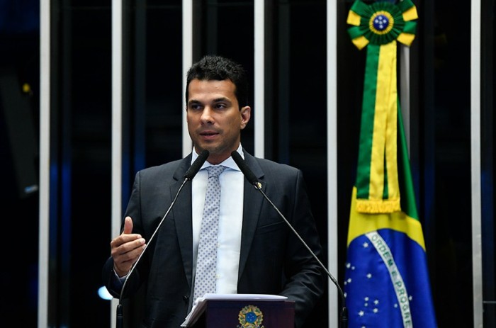 Tocantins tem o maior ICMS do país e serviços precários, diz senador Irajá