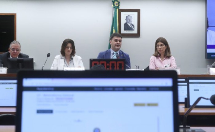 Especialistas sugerem prazo maior para registro de candidaturas em minirreforma eleitoral