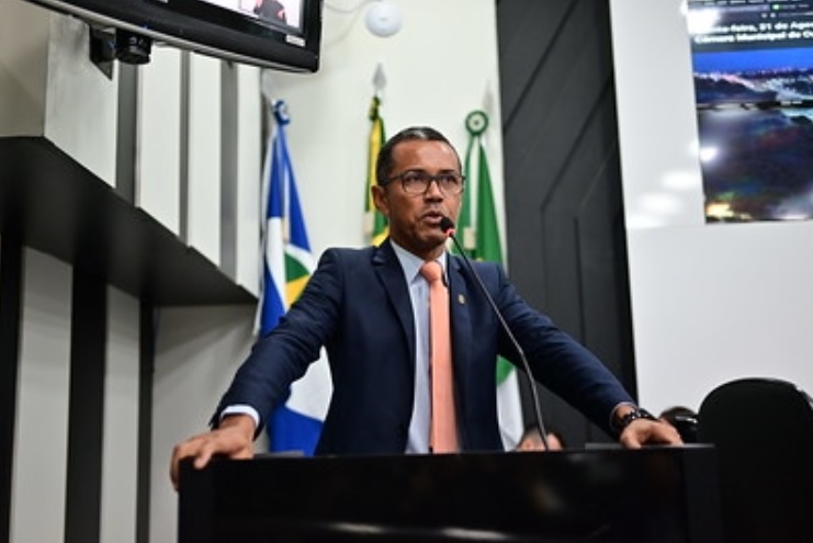 Dídimo Vovô vistoria obra no bairro Belita Costa Marques com vice-prefeito