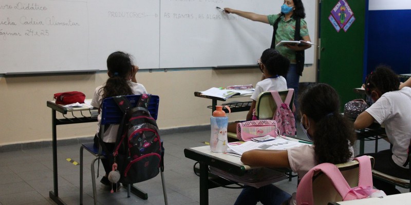 São Paulo libera distanciamento mínimo em escolas, cinemas e teatros