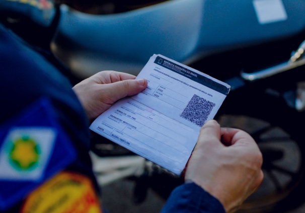  Taxa de licenciamento de veículo com placa final 9 deve ser paga até 30 de setembro