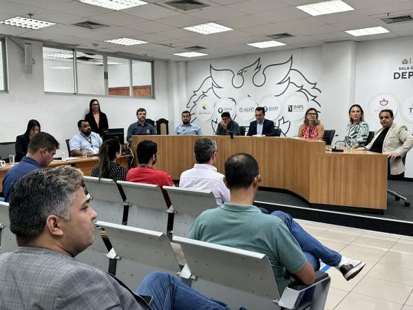 Vereadores participam de audiência pública sobre tratamento renal em Mato Grosso