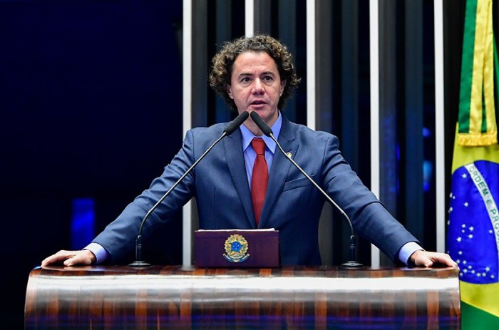 Veneziano anuncia avanços nas obras da BR-230 na Paraíba