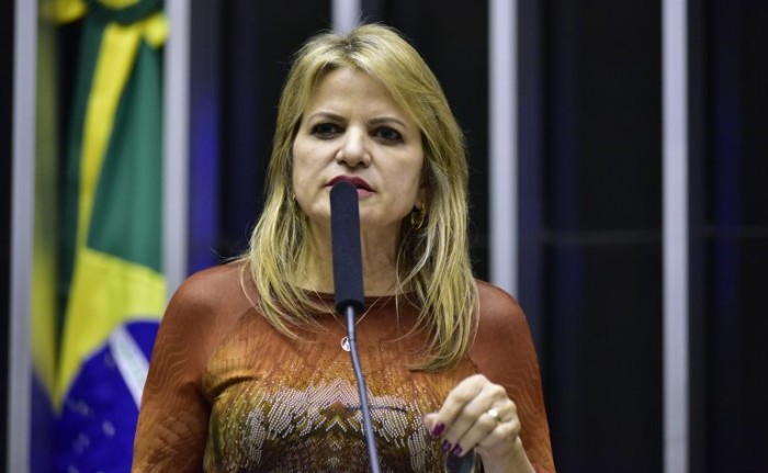 Câmara aprova projeto que viabiliza retomada de obras em escolas e unidades de saúde; acompanhe