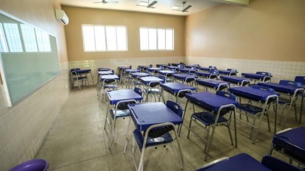 Parlamentar solicita construção de escola no Jardim Guarujá