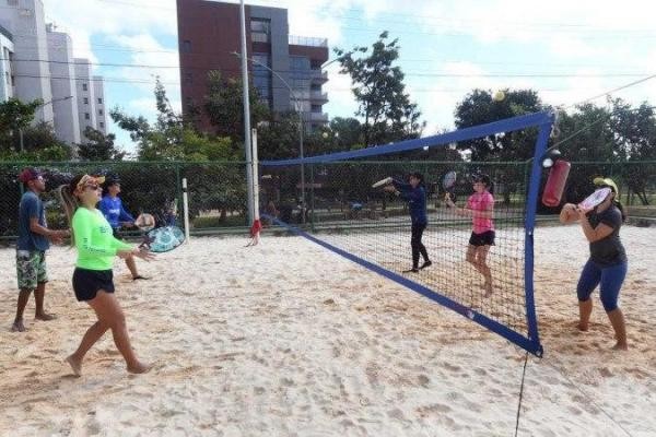 Vereador reitera pedido de construção de quadra de beach tennis em praças
