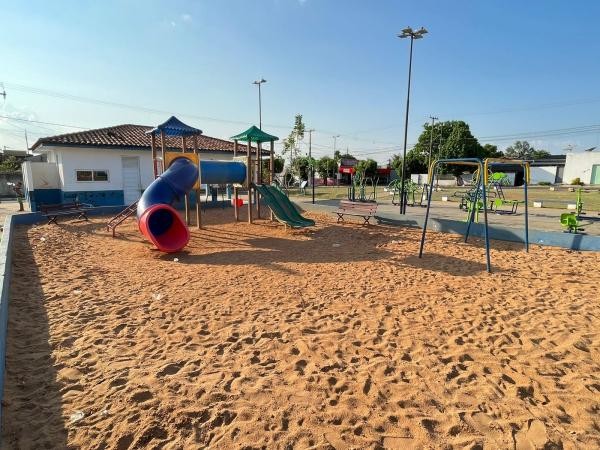 Vereador solicita melhorias para a Praça dos Jacarandás, no Bairro Jardim Primavera II