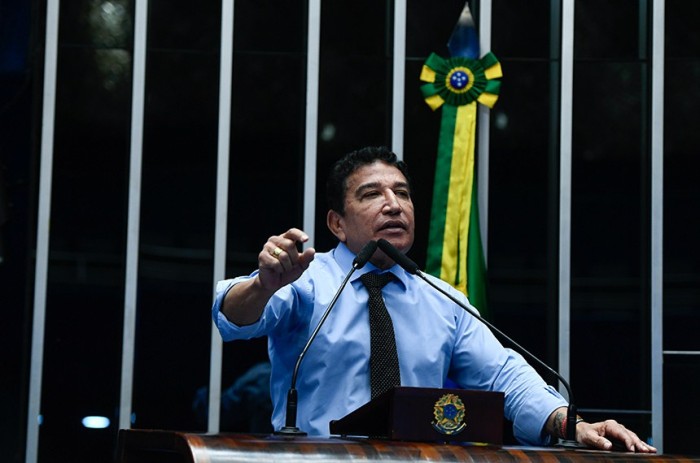 Magno Malta defende Alexandre Garcia e critica possível indicação ao STF