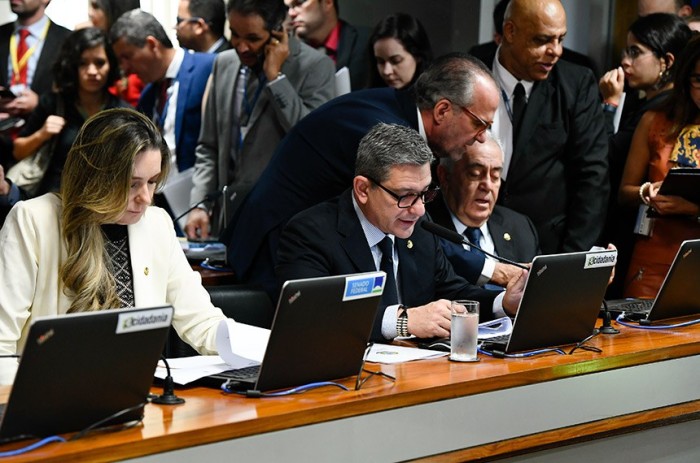 CAE aprova debêntures de infraestrutura para concessionárias de serviços públicos