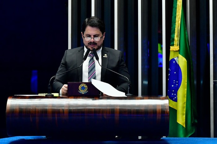 Sem redes sociais, Marcos do Val lamenta não poder prestar contas do mandato