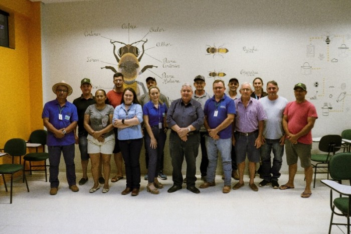 Agricultores participam de II Encontro Técnico de Apicultores em Lucas do Rio Verde