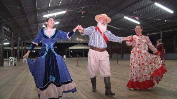 Câmara de Sorriso concede distinção honorífica Mérito Cultural ao CTG Recordando os Pagos