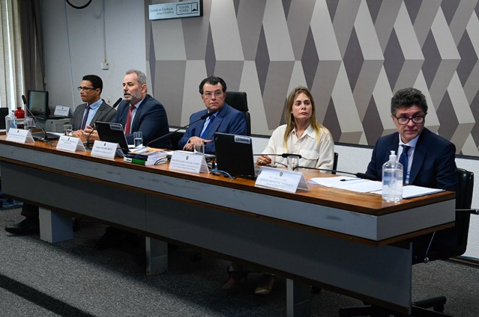 Senadores e especialistas divergem sobre criação de conselho na reforma tributária