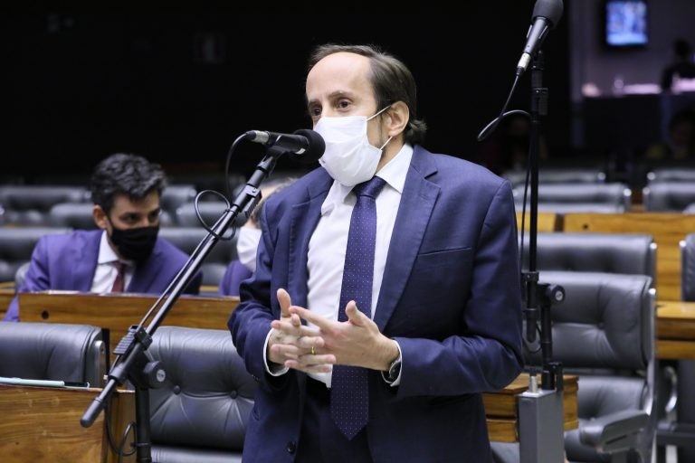 Comissão rejeita projeto que prioriza policiais civis e militares em programa de habitação popular