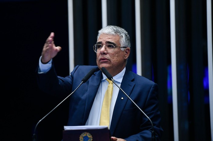 Matéria sobre 'multiplicação de bebês' em famílias católicas é tendenciosa, diz Girão