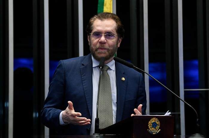 Plínio expressa preocupação com criação de centro policial de países da Amazônia