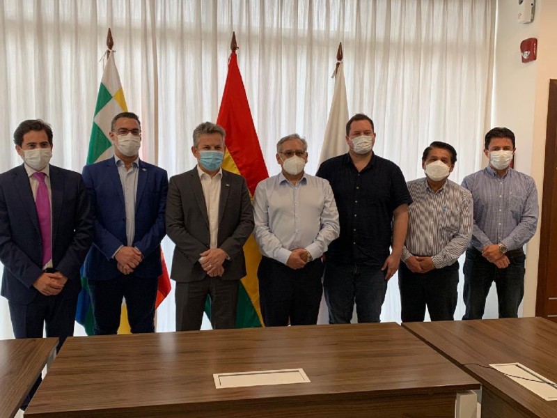 Governador assegura fornecimento de gás natural a MT em reunião com ministro de Hidrocarburos e presidente da YPFB
