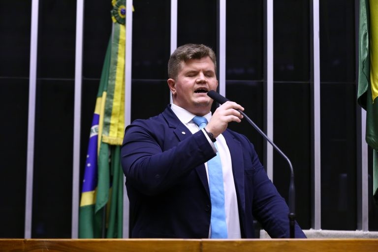 Comissão considera incompatível financeiramente dedução do IR para doações a programas de alfabetização