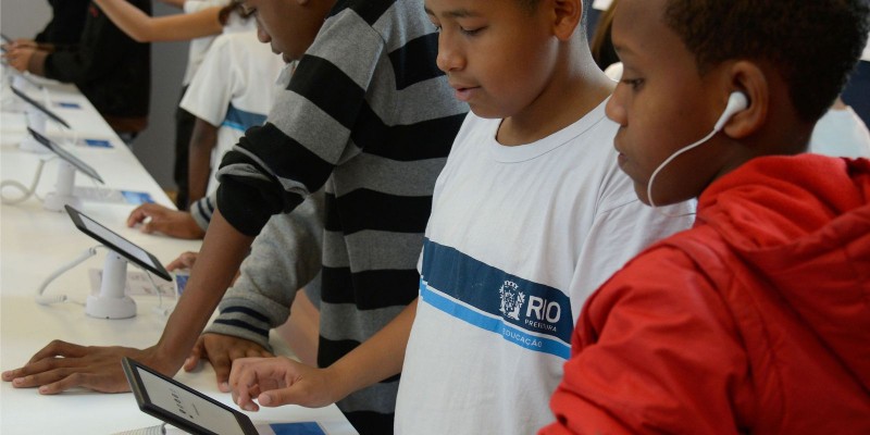 Famílias passam a respeitar mais professores na pandemia, diz pesquisa