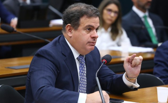 Deputados defendem lei para regulamentar renovação das concessões de distribuidoras de energia