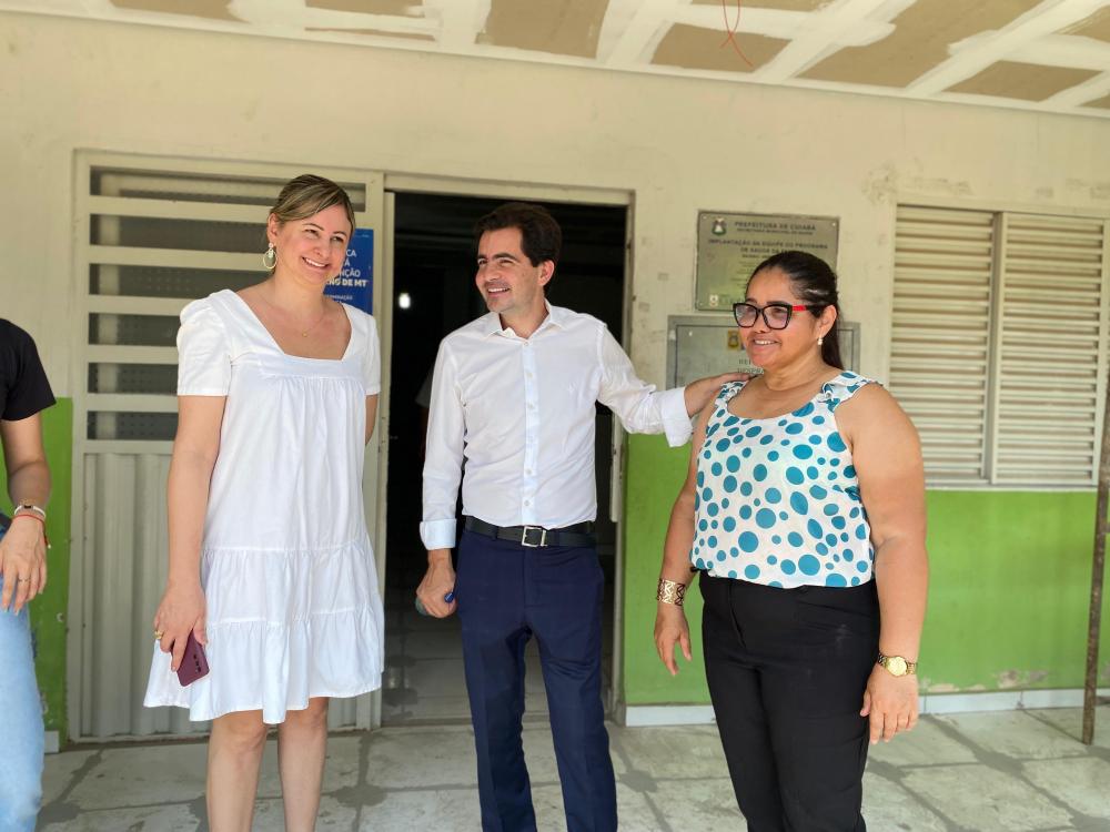 Em vistoria feita por Fabio Garcia, líder comunitário comemora retomada de obra parada há mais de 3 anos