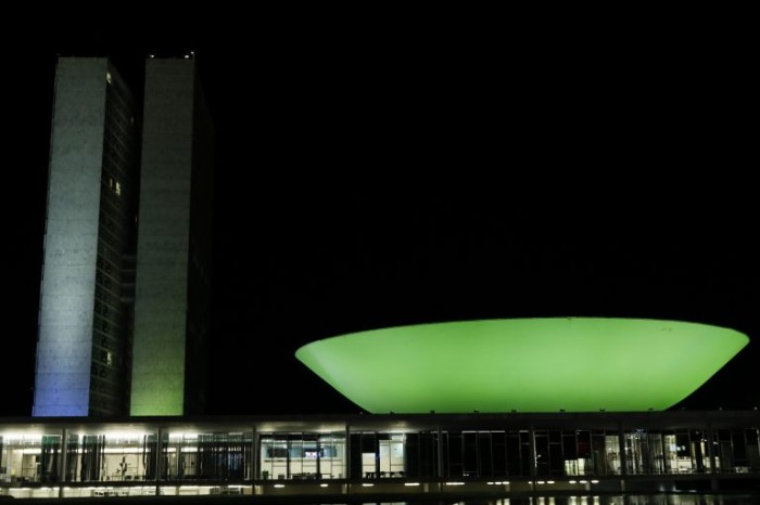 Congresso recebe iluminação verde pela conscientização sobre doações de órgãos e asfixia perinatal