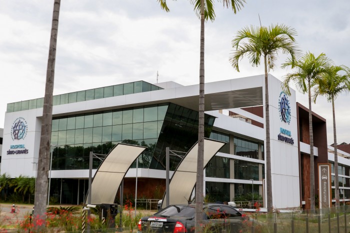 Lula passa por cirurgia no quadril em hospital de Brasília 