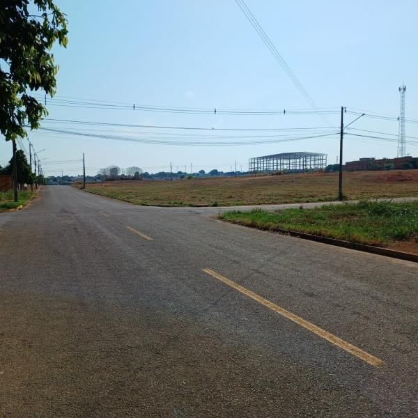 Presidente do Legislativo solicita instalação de parque infantil no Bairro Colinas