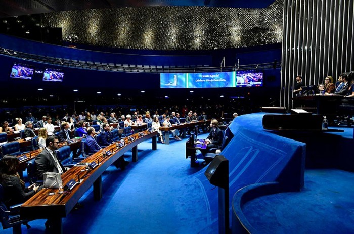 Dia da Democracia no Brasil é celebrado com alusão à ditadura e ao 8 de janeiro