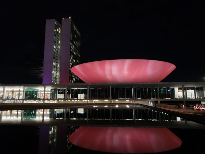 Câmara se ilumina de vermelho para comemorar o Dia Mundial do Coração