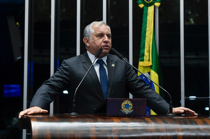 Izalci ressalta importância da educação e do investimento em ciência e tecnologia